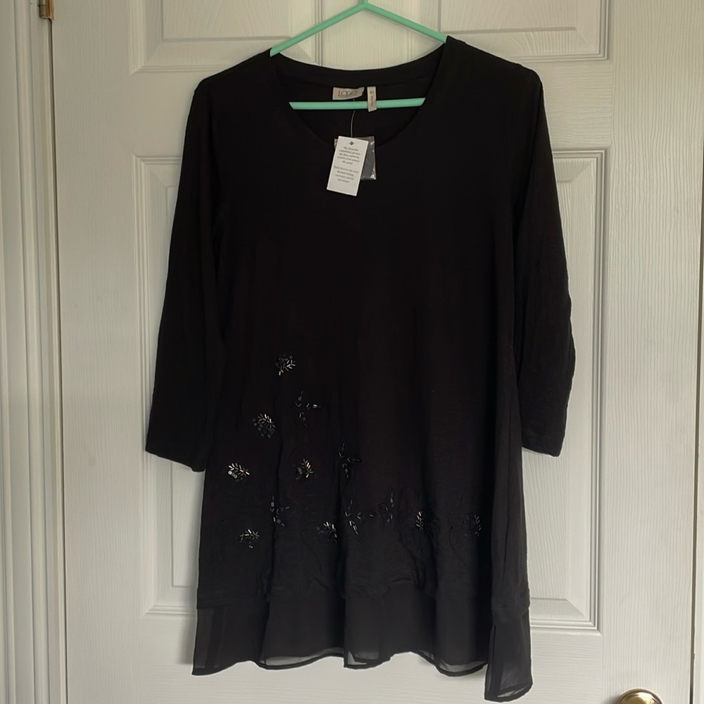 Women’s XS Black tunic - Logo by Lori Goldstein
